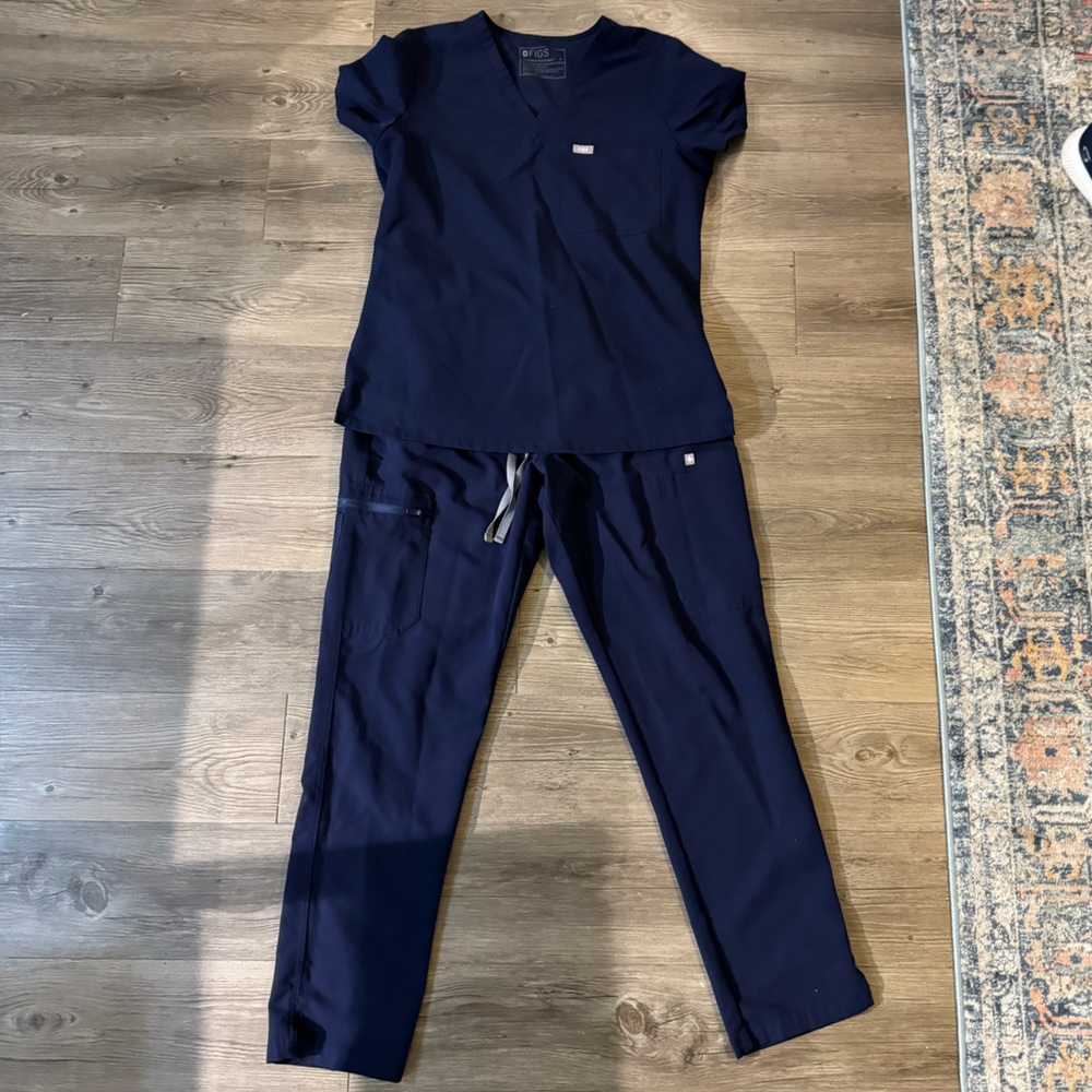Figs Scrub Set